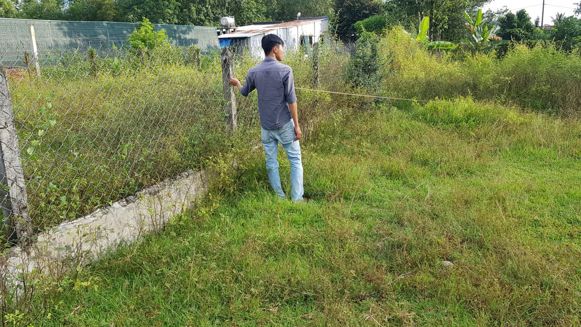 Đo lại diện tích thực tế trước khi đặt cọc